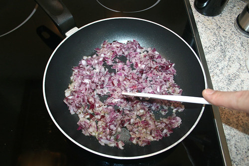 16 - Zwiebel andünsten / Braise onion lightly