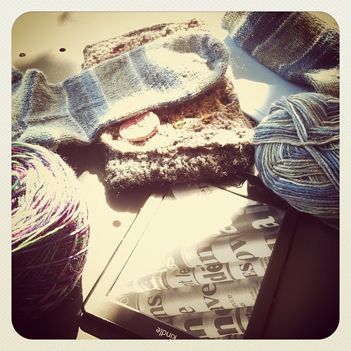 Knitting with my mom :) Lavorando a maglia con mia mamma:)