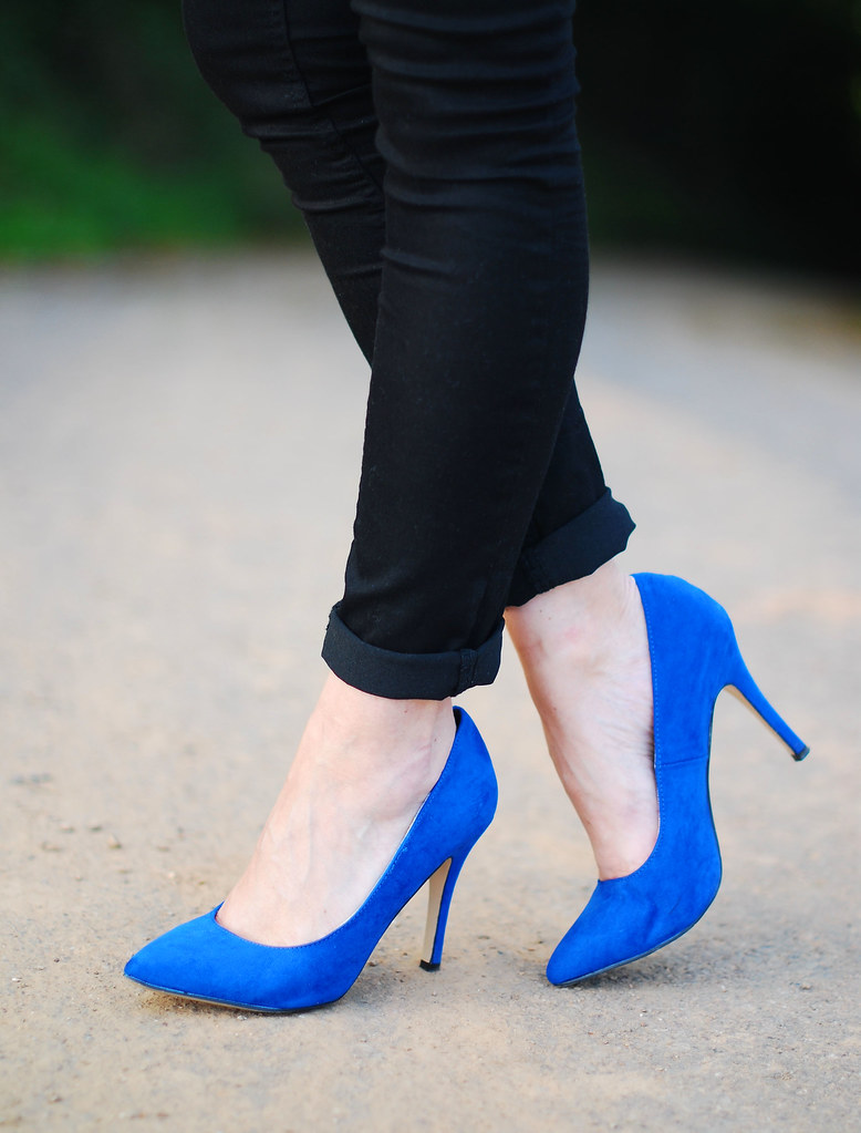 Blue pointed heels & black skinnies