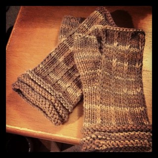 #fingerlessmitts finished for my Mom! #BerrocoVintage #knitting #handmade #mitts #knitstagram #handknit