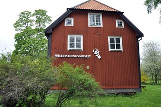Hällristningsmuseet invid Brunnssalongen i Himmelstalund.