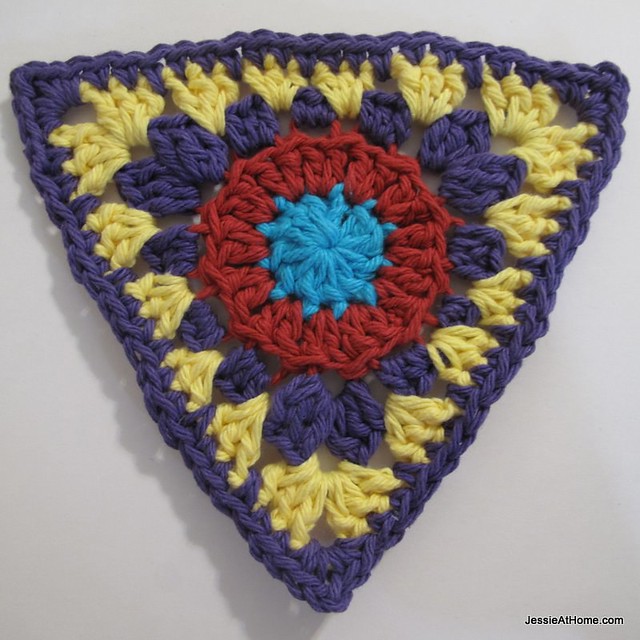circle-to-triangle-bunting-round-five