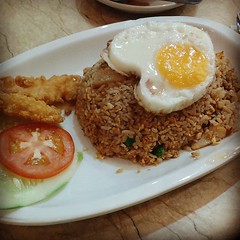 Spicy Sambal Fried Rice by norazwan97