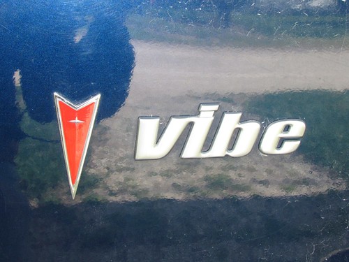 Pre-Owned 2003-2008 Pontiac Vibe Emblem OEM #75427-01060/75428-01010