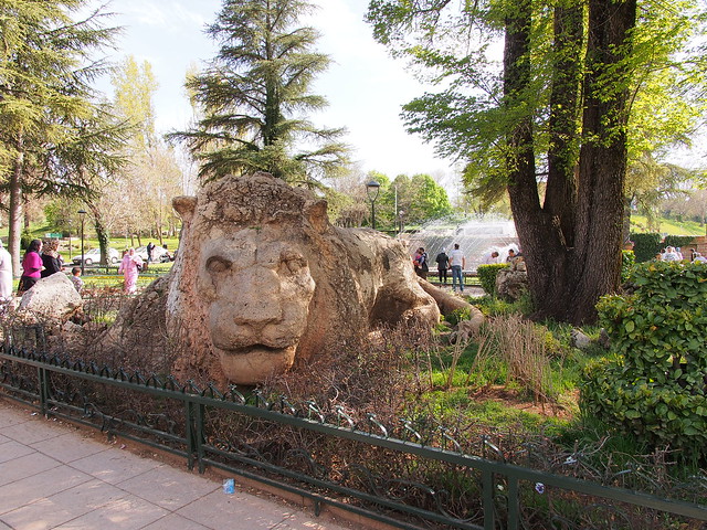 石雕的大獅子