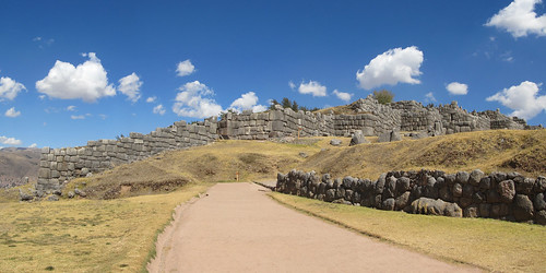 Sacsayhuaman: ne connaissant pas la roue, personne ne sait comment les incas ont fait pour transporter ces grosses pierres