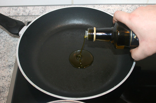 49 - Olivenöl erhitzen / Heat up olive oil