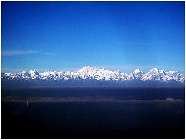 3喜馬拉雅山（高聳到一種不真實的感覺像飄在空中）
