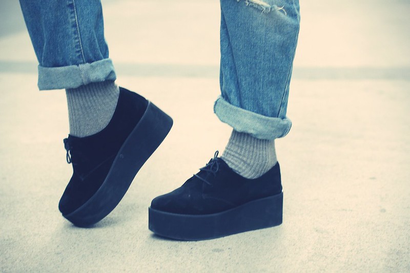 Look: Boyfriend Jeans + zapatos con plataforma - Monicositas