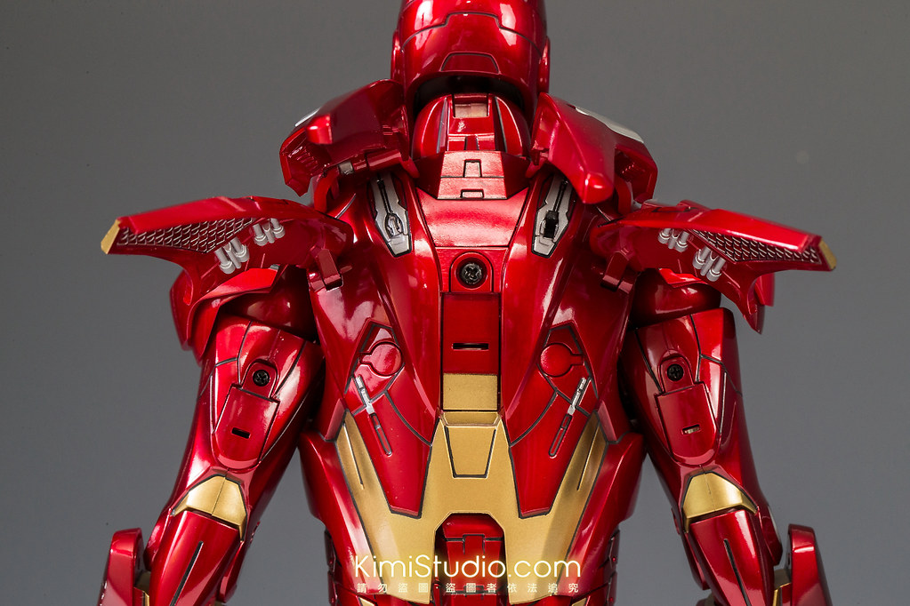 2013.06.11 Hot Toys Iron Man Mark VII-028