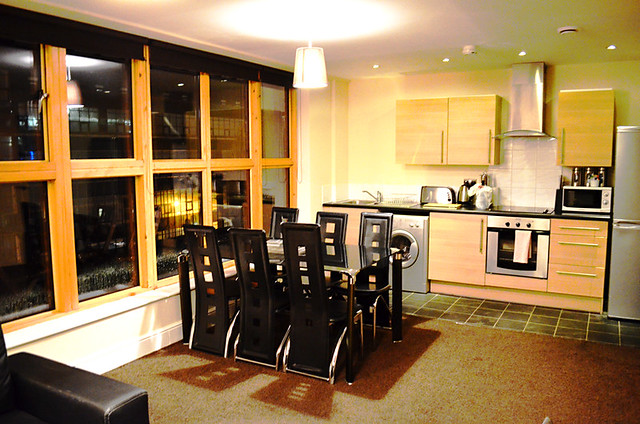 Kitchen and Dining Area, City Warehouse Apartment Hotel, Manchester
