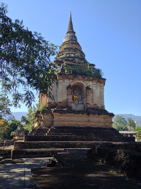 King Tilokarat is buried in this chedi. He ordered the construction of Wat Chet Yot