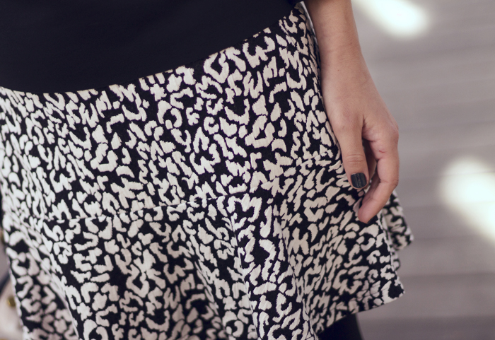 street style barbara crespo friends leopard print skirt peplum hem fashion blogger outfit