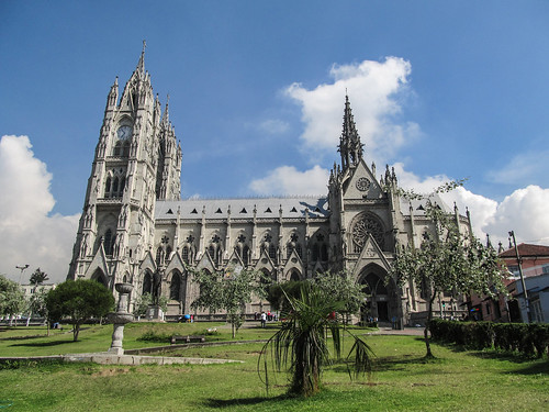 Quito: la Basilica del Voto Nacional, construit par un Français