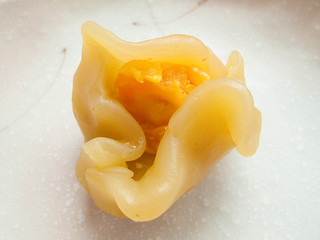 IMG_2434 做上海月饼 - 莲蓉包咸蛋。