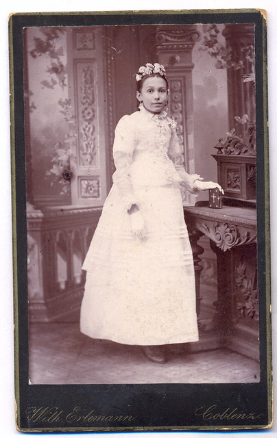 Fam.Braun-2 (Aunt Helene Dietrich at her First Communion) late 1890s
