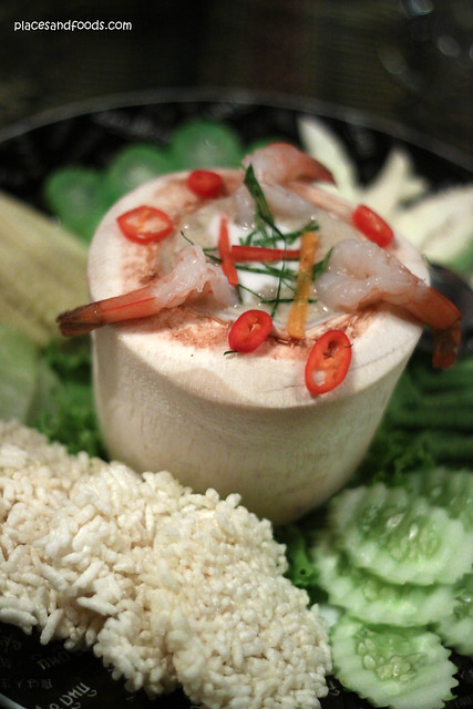 supatra Soy bean paste with shrimp served with rice cracker and vegetables