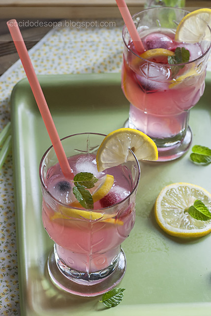 pink-lemonade-limonada-rosa