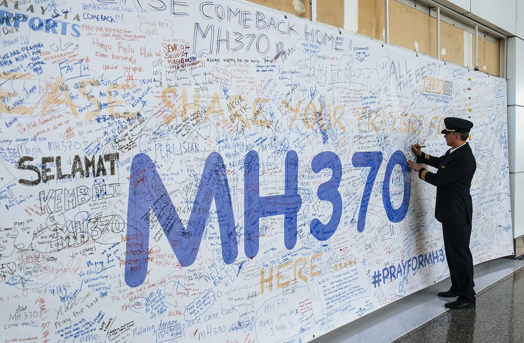 Malaysia Airlines | Pray For MH370