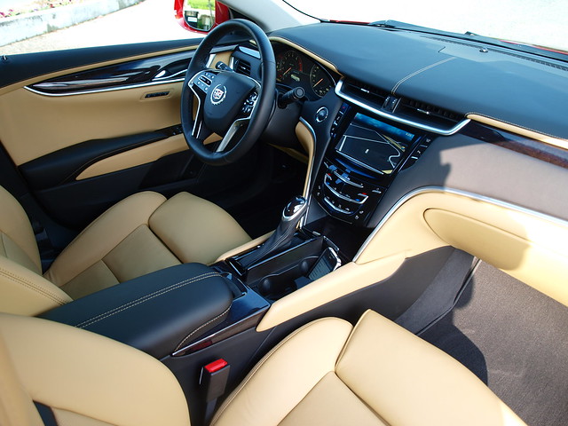 2013 Cadillac XTS Premium AWD 18