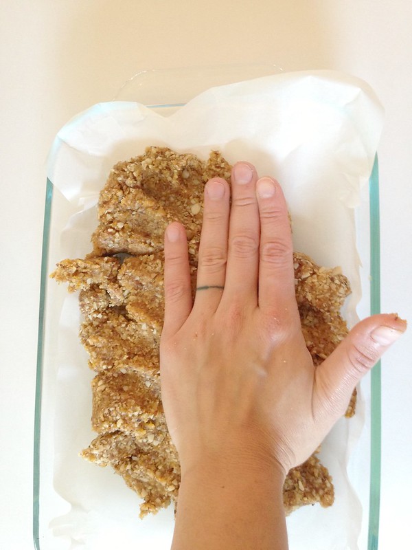 sometimes I cook: coconut apricot snack bars.