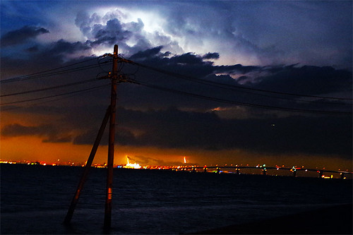 lightning with Tokyo Bay Aqua-Line