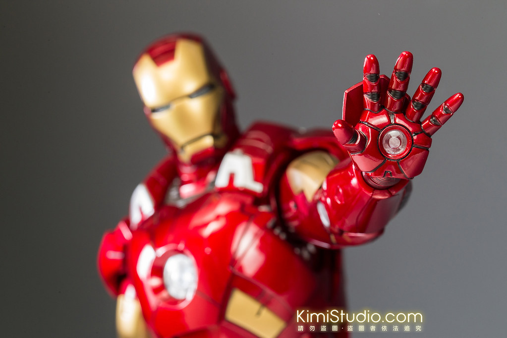 2013.06.11 Hot Toys Iron Man Mark VII-040