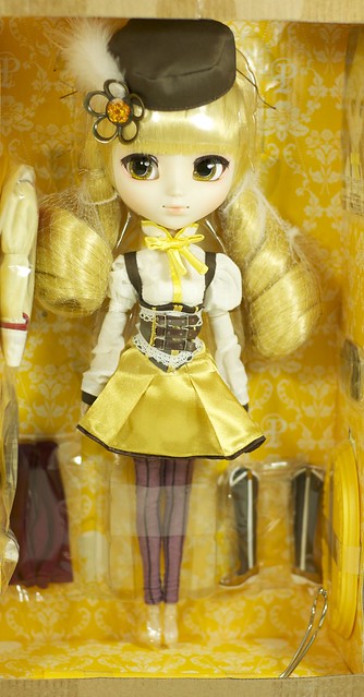 Tomoe Mami in the box