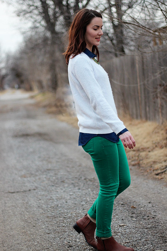 green-jeans-white-sweater3