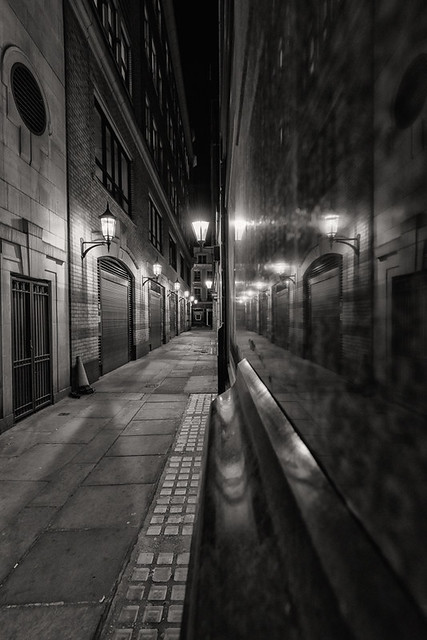 Sepia-London-Alley