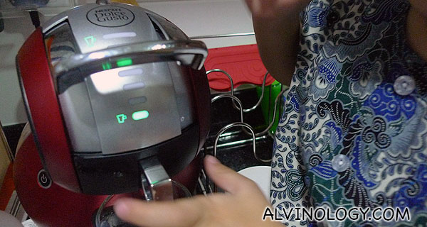 A two-year-old can operate the Dolce Gusto Melody Automatic