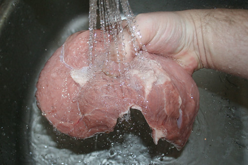 12 - Kalbsfleisch waschen / Wash veal
