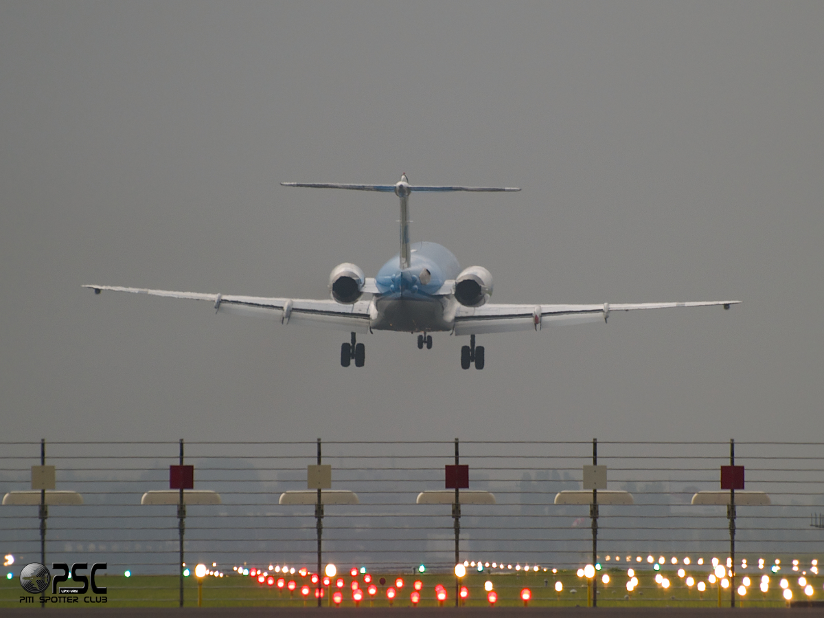 Fokker KLM atterraggio 682
