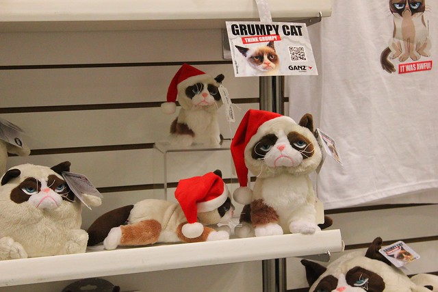 Grumpy Cat at Toy Fair 2014 with Ganz products