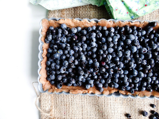 blueberry crumb tart