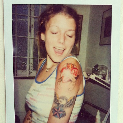 #tillbakablickstorsdag Nytatuerad, "Mamma", Amazing Tattoos, 2002, min födelsedag, polaroidkamera.