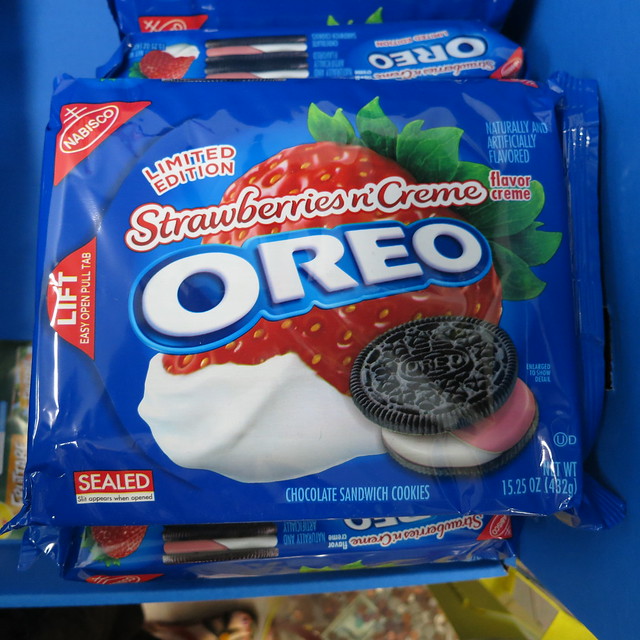 Limited Edition Strawberries n' Creme Oreos