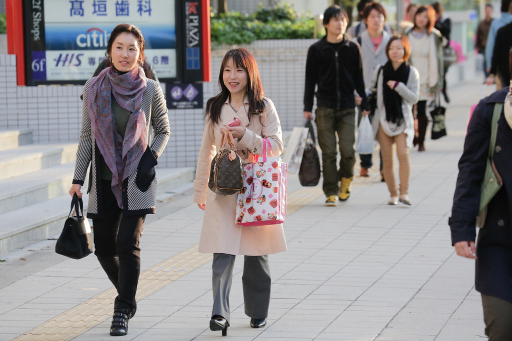 Кансайские улыбки Umeda 1 Chome, Osaka-shi, Kita-ku, Osaka Prefecture, Japan, 0.004 sec (1/250), f/6.3, 188 mm, EF70-300mm f/4-5.6L IS USM