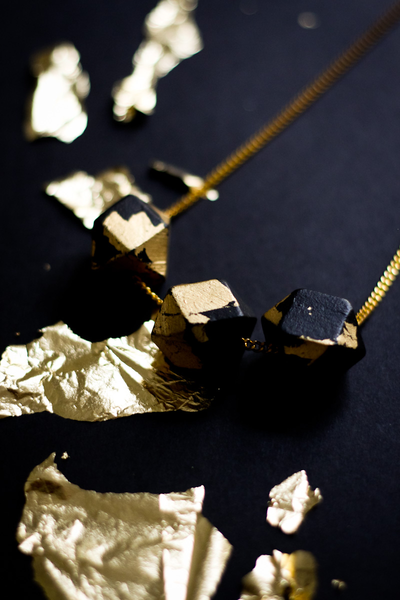 DIY - Gold and black faceted necklace