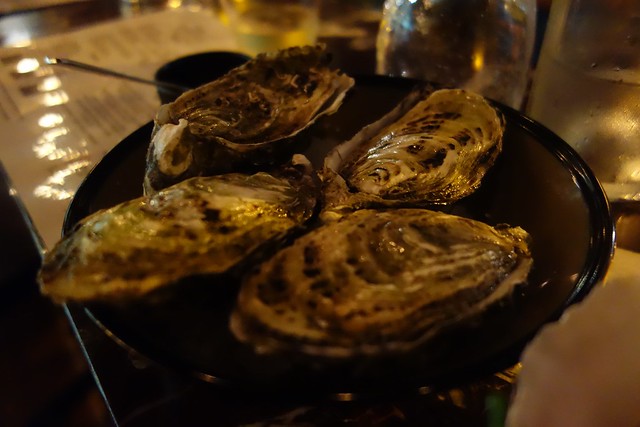oysters served natural