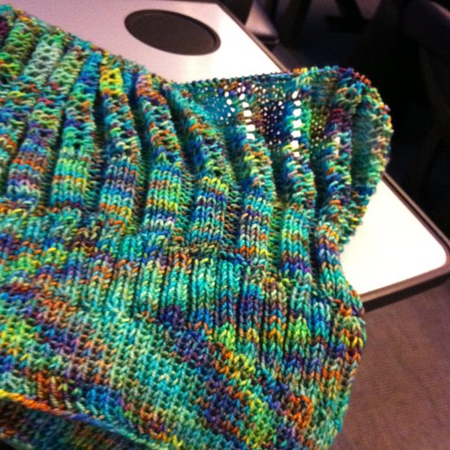 Knitting on the train :) Lavorando a maglia sul treno:)
