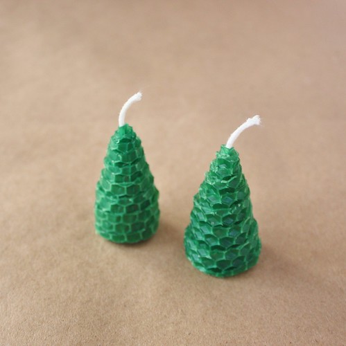 diy-rolled-beeswax-candles-trees
