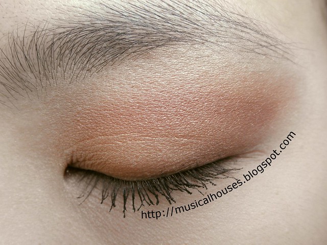 Chinese New Year eyeshadow 1