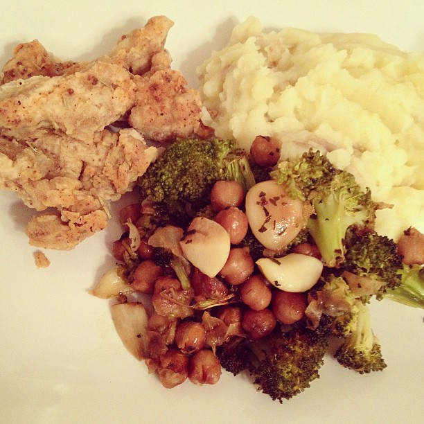 Dinner: chicken fried seitan, mashed potatoes and 40 cloves chickpeas and broccoli. #vegan
