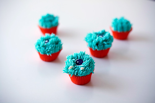 mini monster eyeball cupcakes