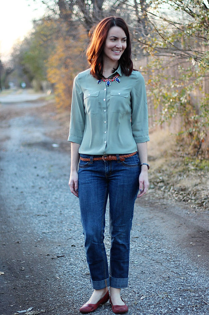 olive-green-button-down-statement-necklace-2
