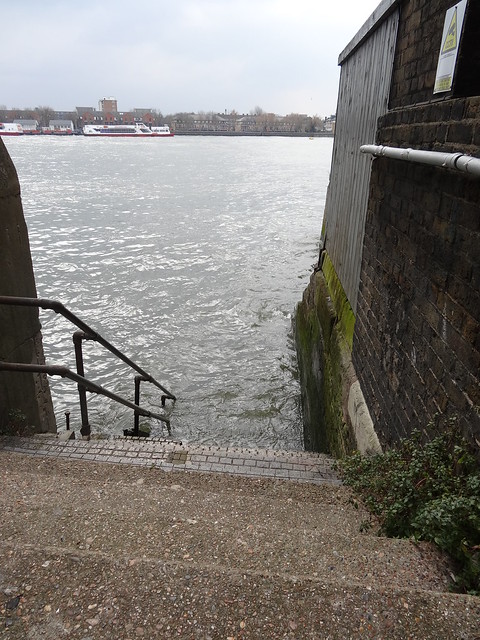 Hidden steps to the Thames