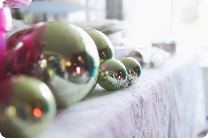 {december 4th} pics & mini | ornaments