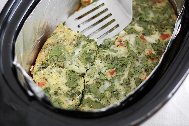 slow cooker cheesy pesto and spinach egg casserole