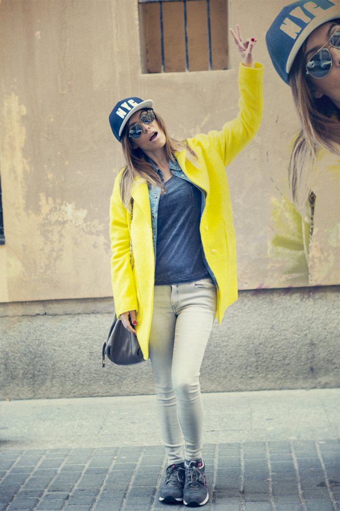 stret style barbara crespo NY cap zara yellow coat fashion blogger blog de moda outfit